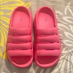 UGG Pink Sandals Vibrant Casual Footwear